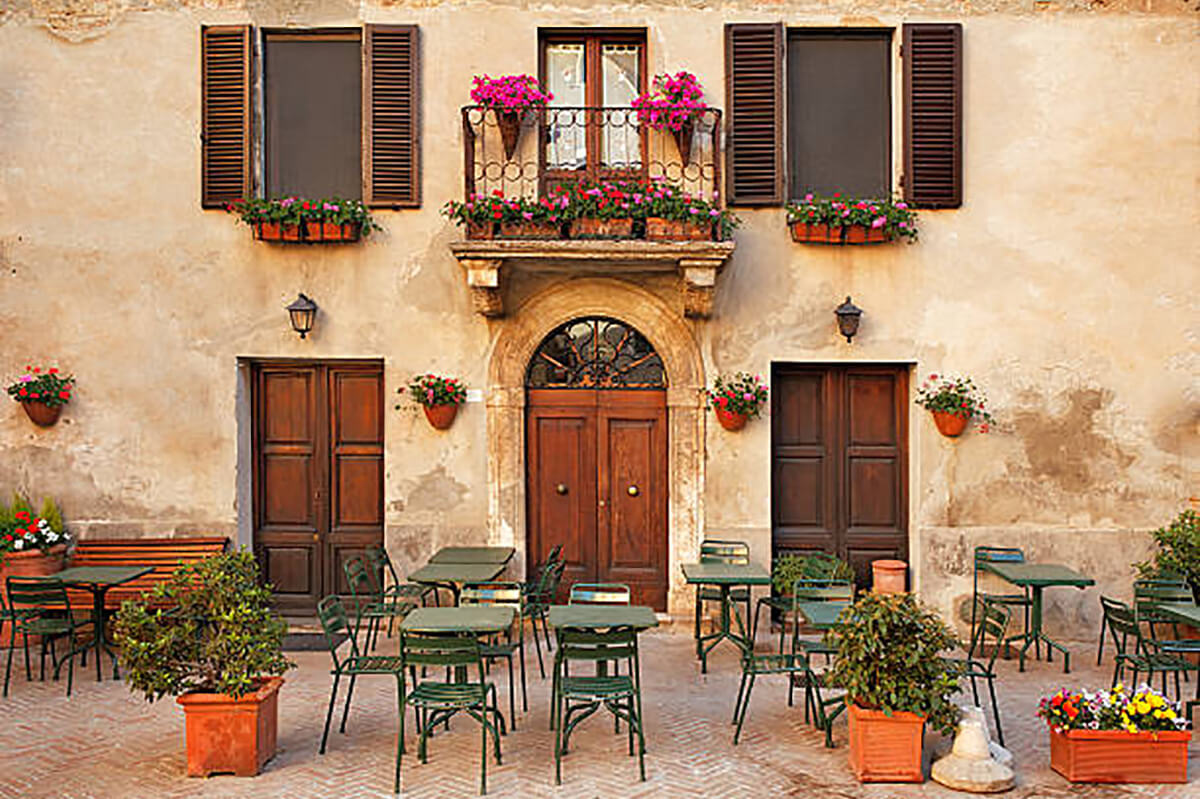 The front of an Italian villa